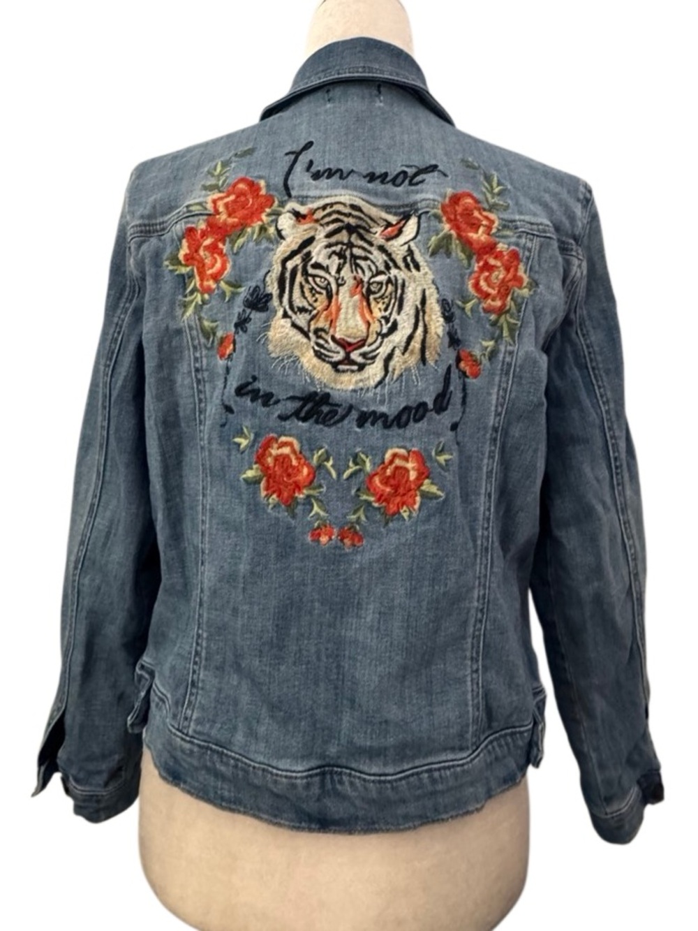 G by Giuliana Light Blue Denim Jacket Tiger Floral Embroidery Trucker SZ M